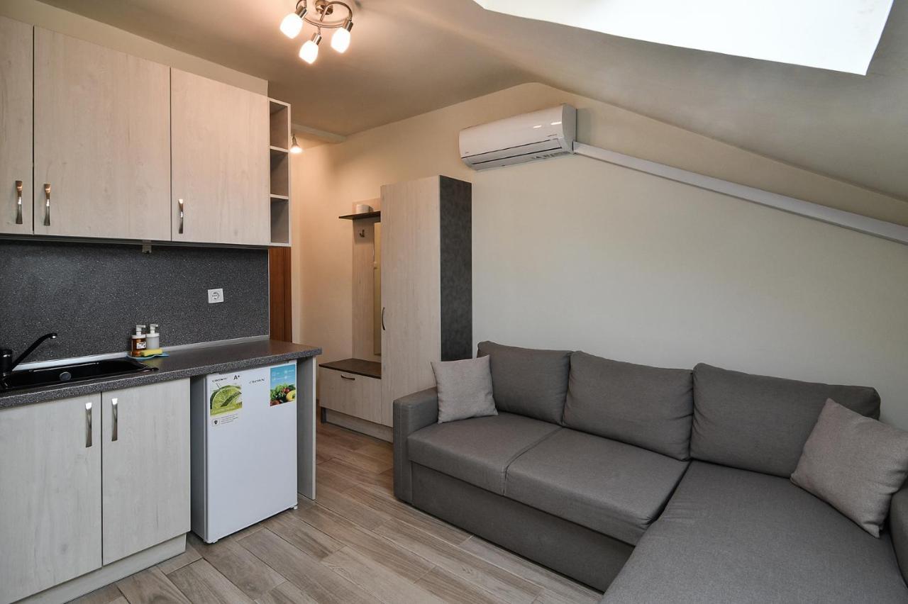 Small Studio On Budget In The Heart Of City Varna Luaran gambar